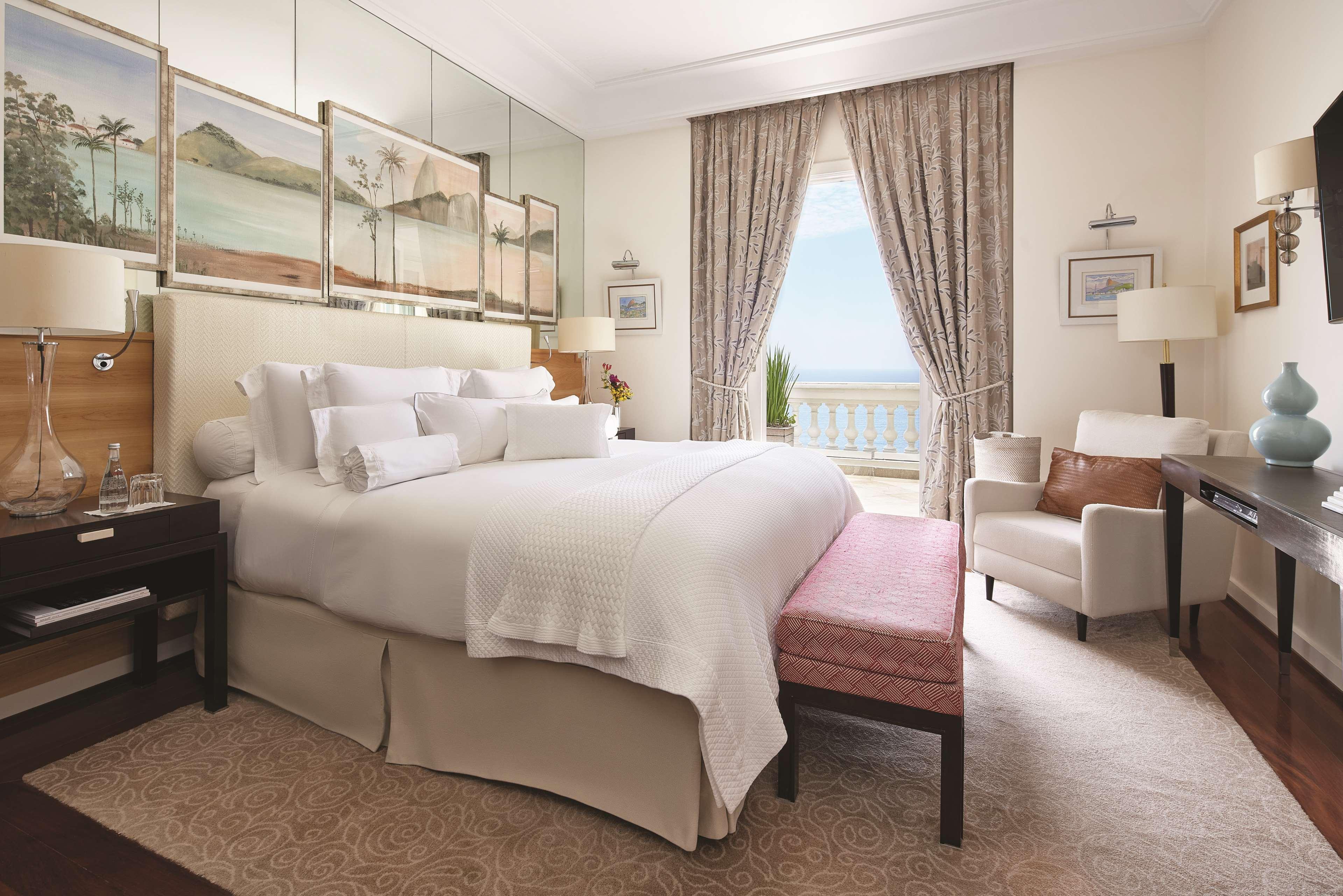 Copacabana Palace, A Belmond Hotel, Rio De Janeiro Esterno foto A bedroom at The St. Regis